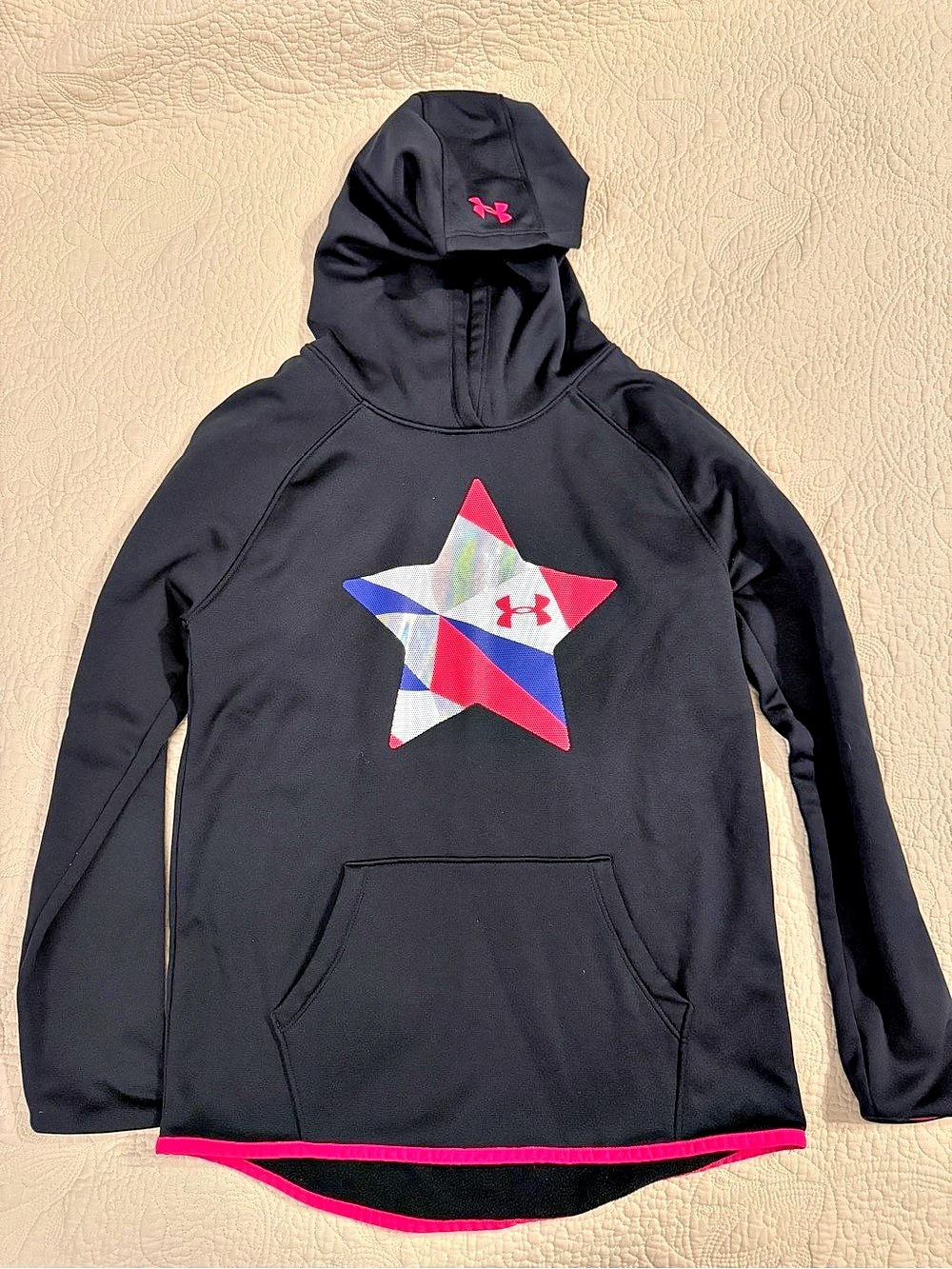 Under Armour ColdGear Star Graphic Pullover Hoodie Girls Large Black & Pink